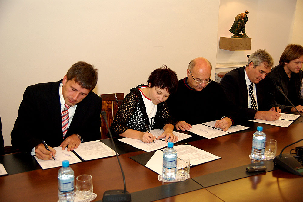 Podpis Dogovora o sodelovanju pri izvajanju programa Kinodvora