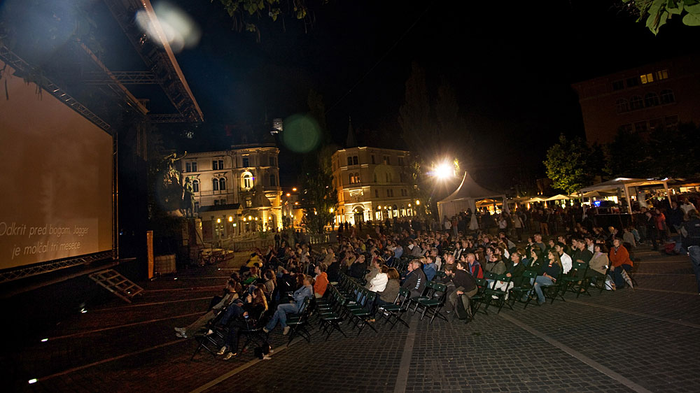 Obisk Kinodvora v letu 2009 krepko nad pričakovanji