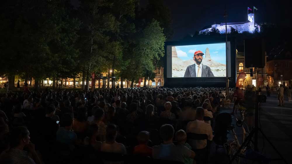 Kinodvorovo vabilo za zaključek poletja: filmske klasike v Letnem Kinodvoru na Kongresnem trgu