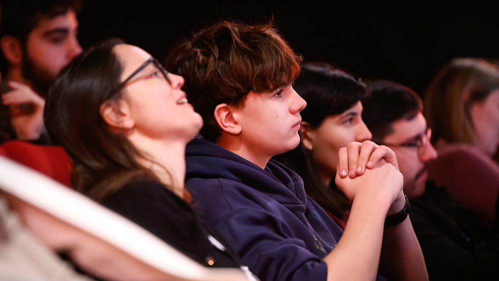 Vse roza na Kinotripovi premieri filma DJ Ahmet