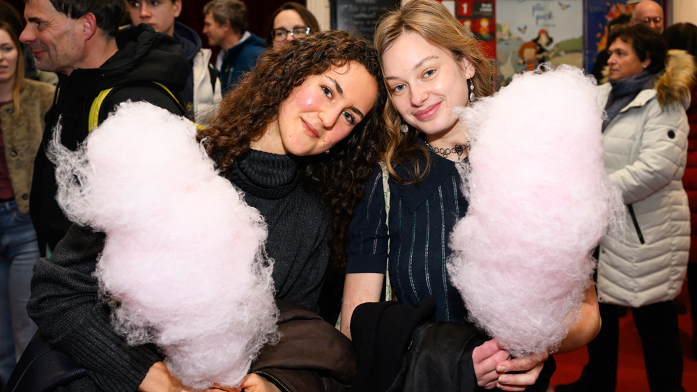 Vse roza na Kinotripovi premieri filma DJ Ahmet