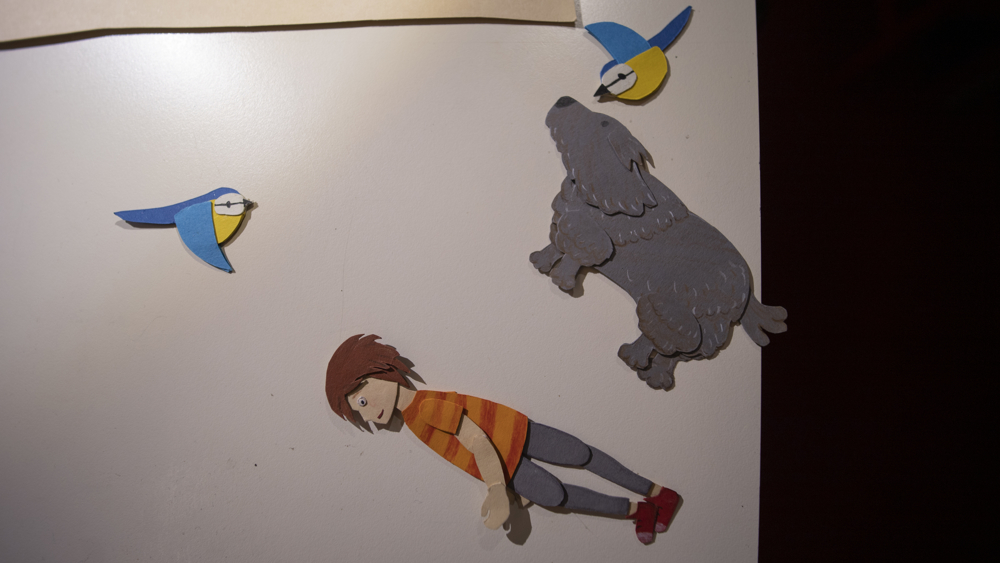 Papirnate lutke in slastni črvički na premieri