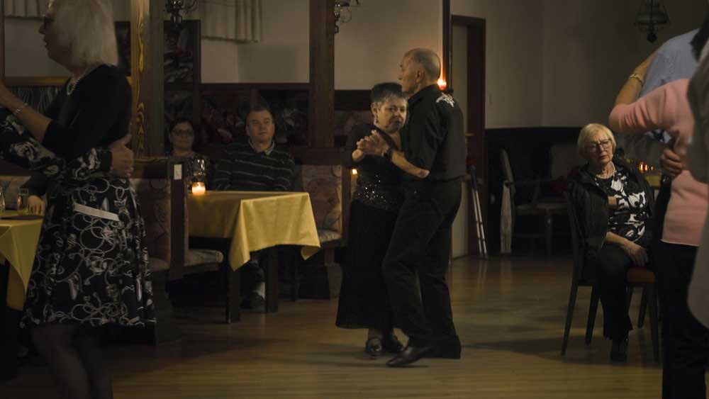 Film Ples življenja s prilagoditvami za slepe in slabovidne