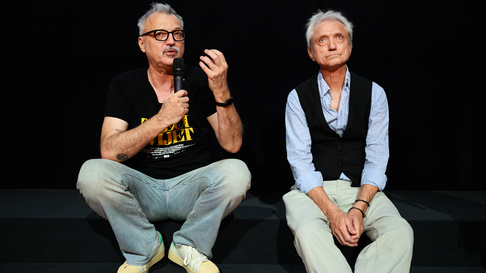 Darko Rundek in režiser Arsen Oremović na premieri filma Tretji svet