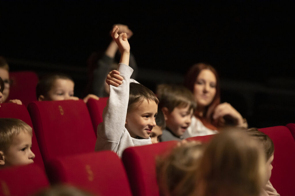 Debatni kino